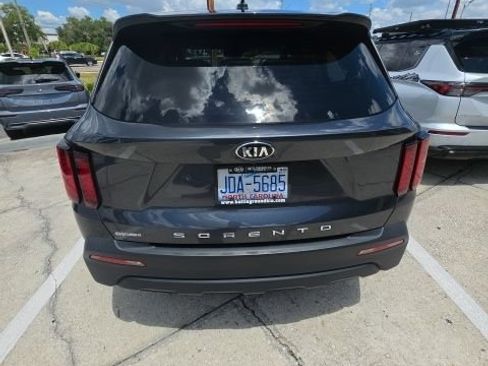 Used 2021 Kia Sorento LX FWD image 23