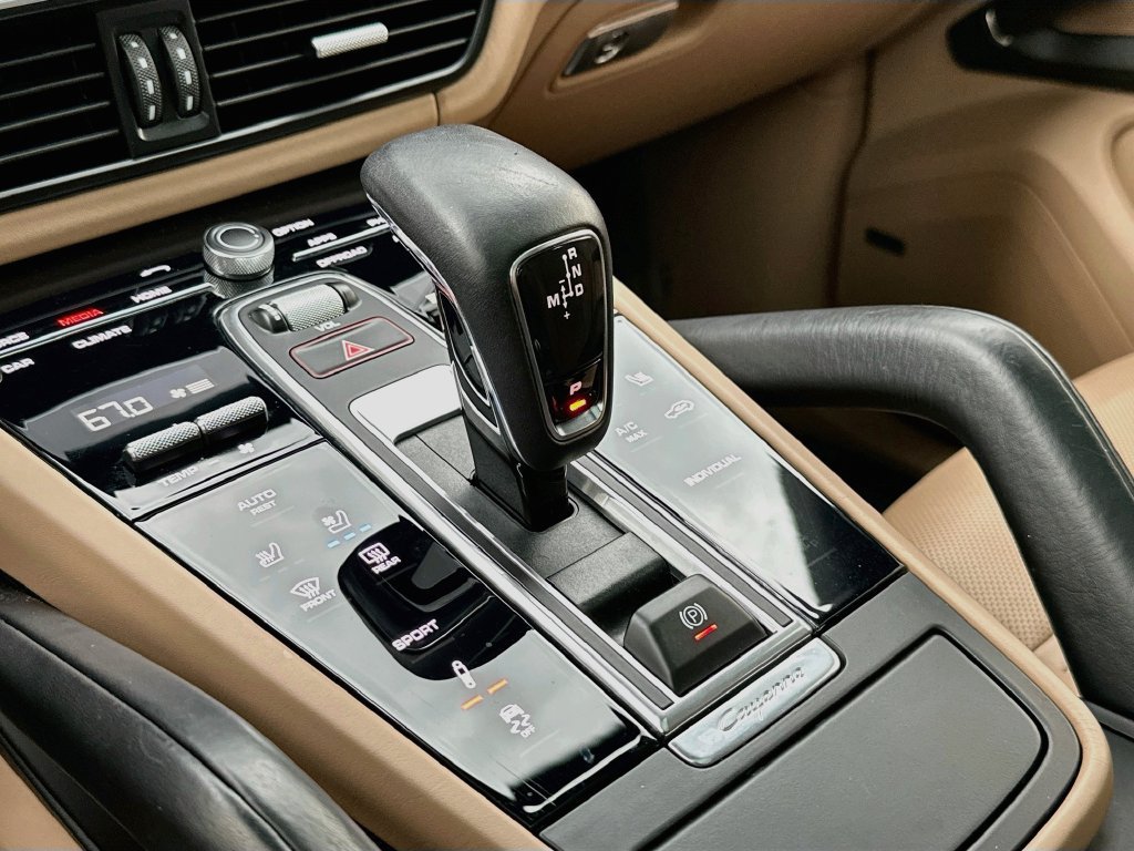 Certified 2023 Porsche Cayenne S w/ Premium Package Plus AWD/4WD image 19