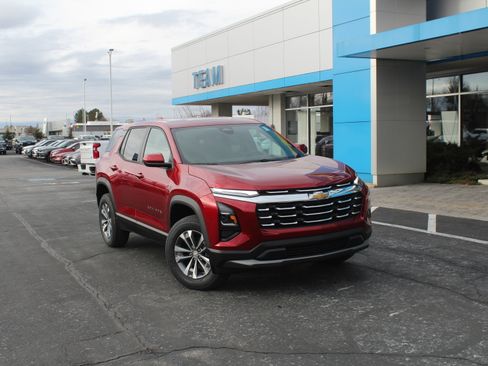 New 2026 Chevrolet Equinox LT image 2