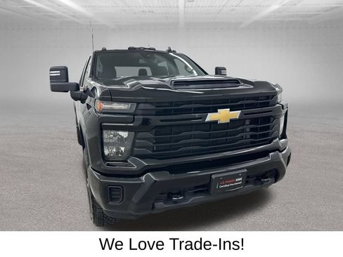 Used 2024 Chevrolet Silverado 2500 Custom w/ Custom Value Package AWD/4WD image 3