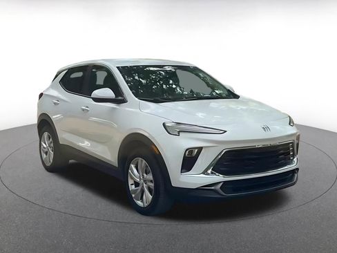 Used 2025 Buick Encore GX Preferred image 3