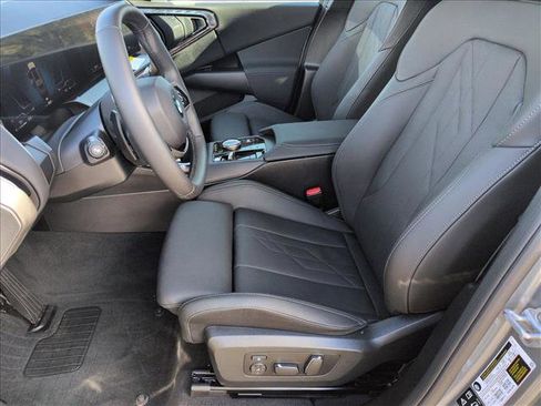 Used 2025 BMW X3 xDrive30i w/ Premium Package image 16