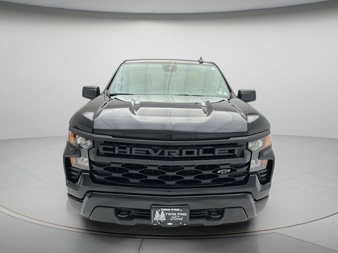Used 2024 Chevrolet Silverado 1500 Custom AWD/4WD image 2