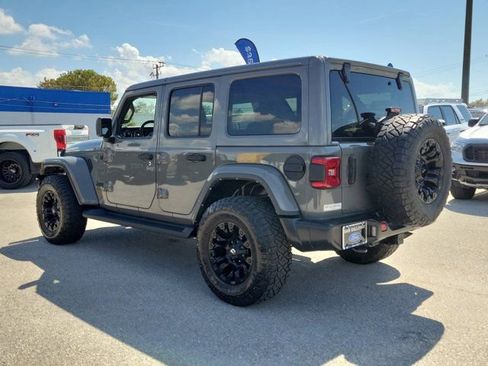 Used 2021 Jeep Wrangler Unlimited Sahara image 4