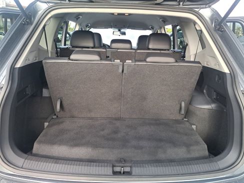 Used 2020 Volkswagen Tiguan SE image 13