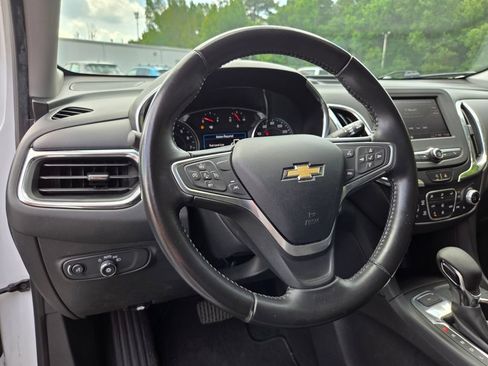 Used 2022 Chevrolet Equinox LT AWD/4WD image 12