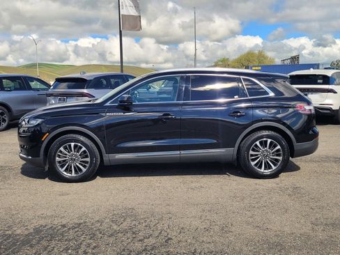 Used 2023 Lincoln Nautilus FWD w/ Premium Package image 7