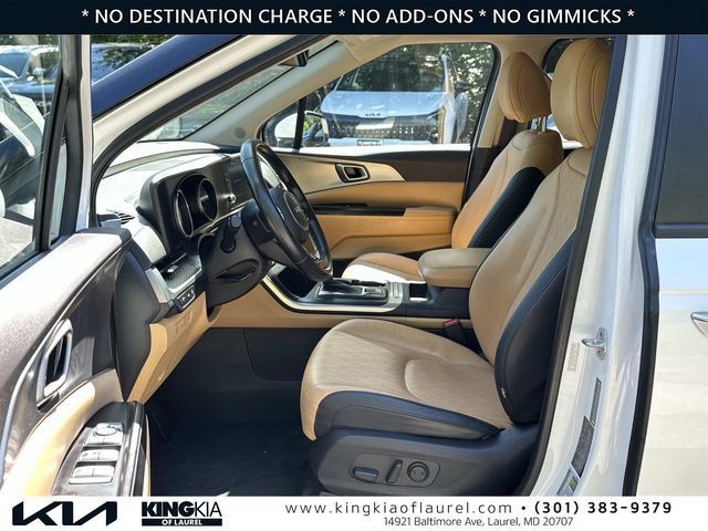 Used 2023 Kia Carnival LX FWD image 21