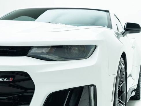Used 2017 Chevrolet Camaro ZL1 RWD image 11