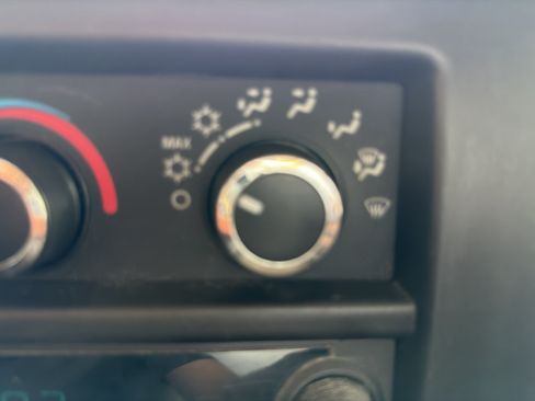 Used 2013 GMC Savana 3500 RWD image 24
