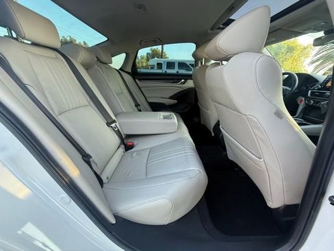 Used 2019 Honda Accord Touring image 15
