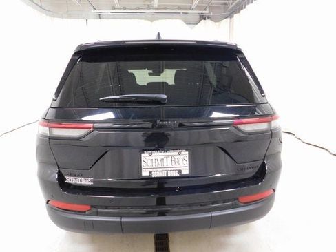 New 2025 Jeep Grand Cherokee Limited w/ Black Appearance Package image 5