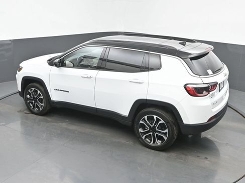 Used 2022 Jeep Compass Limited w/ Sun and Sound Group image 40