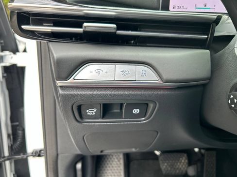 Used 2025 Genesis GV80 2.5T Standard AWD/4WD image 25