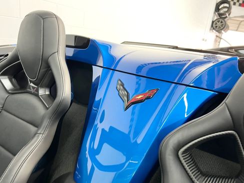 Used 2015 Chevrolet Corvette Z06 w/ 3LZ Preferred Equipment Group RWD image 32