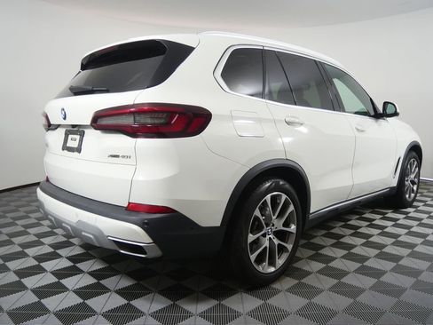 Used 2021 BMW X5 xDrive40i w/ Premium Package AWD/4WD image 3