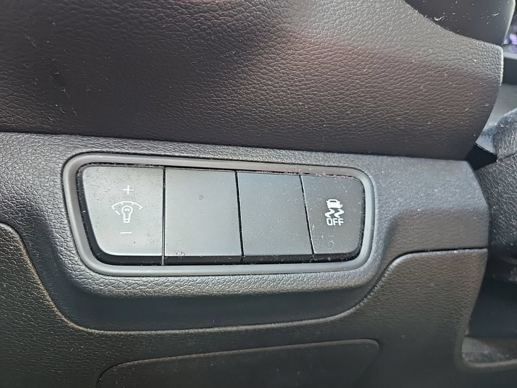 Certified 2023 Kia Forte LXS FWD image 18