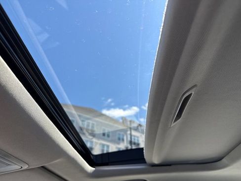 Used 2024 Honda Accord EX-L image 11