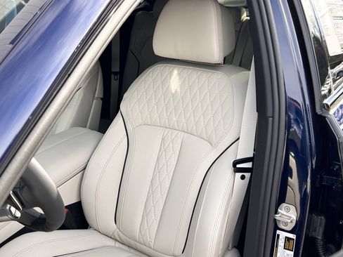 New 2026 BMW X6 xDrive40i w/ Executive Package image 19