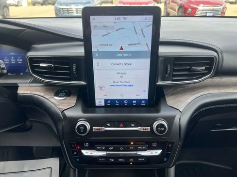 Used 2020 Ford Explorer Platinum w/ Premium Technology Package image 29