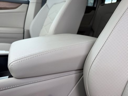 Used 2024 Volkswagen Atlas SE w/ Panoramic Sunroof Package image 15