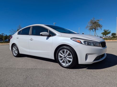 Certified 2017 Kia Forte LX w/ LX Popular Package image 2