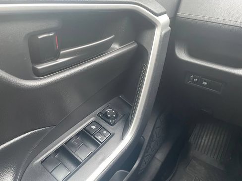 Used 2024 Toyota RAV4 LE AWD/4WD image 13