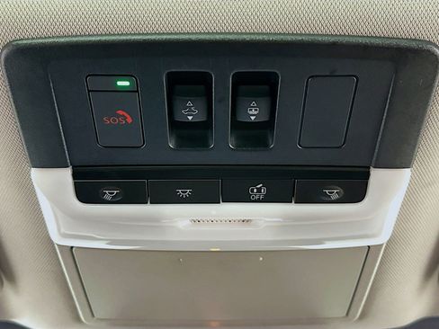 Used 2023 Nissan Pathfinder Platinum w/ Cargo Package image 18