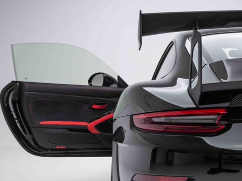 Used 2018 Porsche 911 GT2 RS image 24