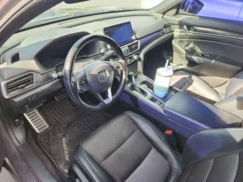Used 2018 Honda Accord Sport image 9