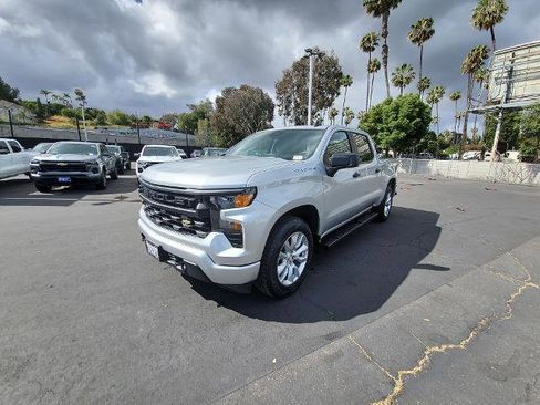 Used 2022 Chevrolet Silverado 1500 Custom image 4