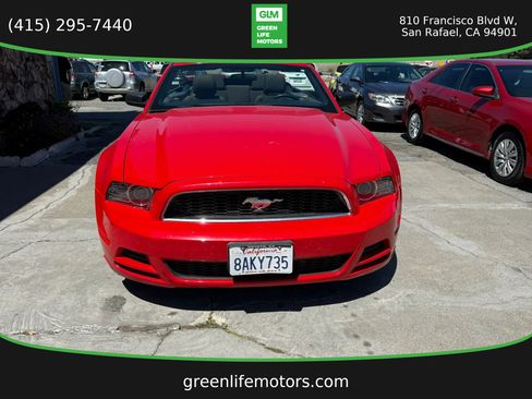 Used 2014 Ford Mustang Convertible RWD image 2
