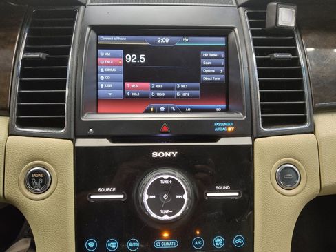 Used 2015 Ford Taurus Limited w/ Equipment Group 301A image 25