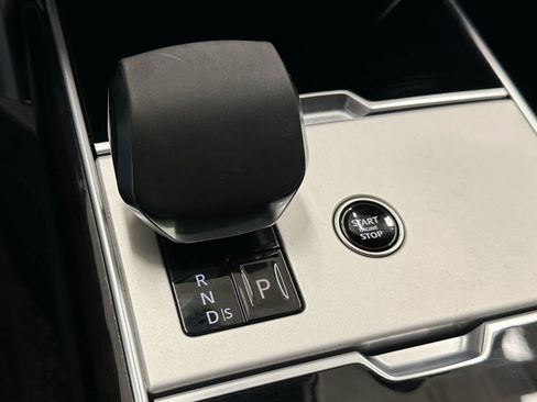 Used 2025 Land Rover Range Rover SE AWD/4WD image 29