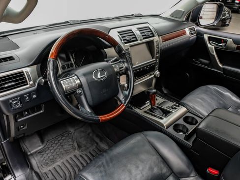 Used 2010 Lexus GX 460 image 2