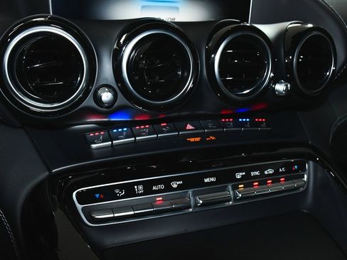 Used 2018 Mercedes-Benz AMG GT Roadster image 37