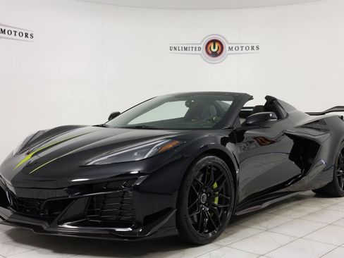 Used 2023 Chevrolet Corvette Z06 w/ Z07 Performance Package RWD image 5