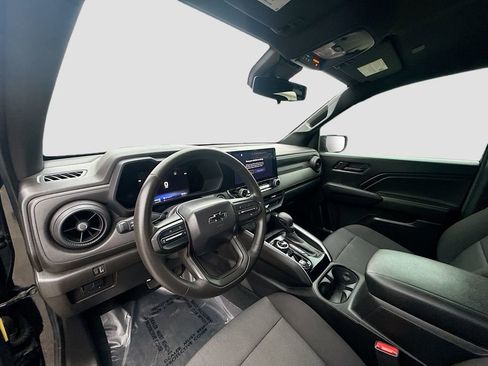 Used 2023 Chevrolet Colorado Trail Boss w/ Technology Package image 9