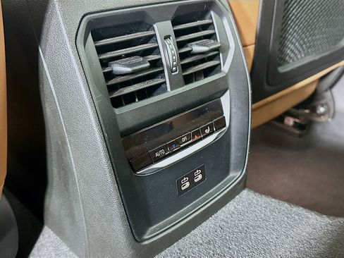 Used 2023 BMW 330e xDrive image 28