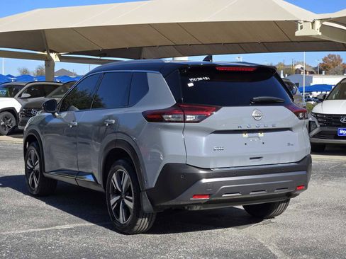 Used 2022 Nissan Rogue SL w/ SL Premium Package image 5