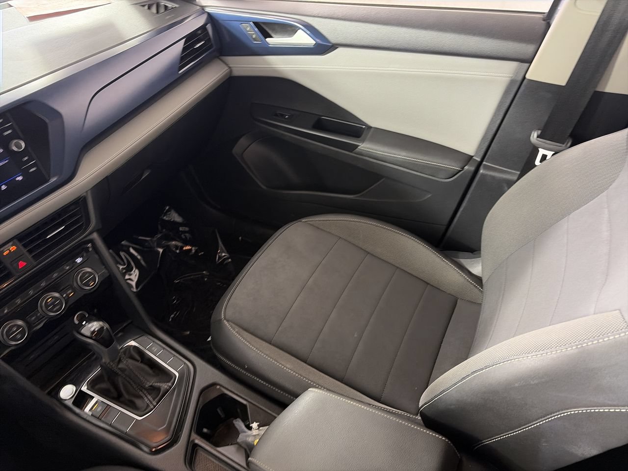 Used 2024 Volkswagen Taos SE FWD image 22