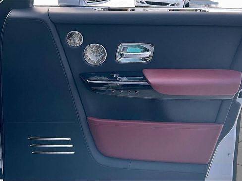 Used 2024 Rolls-Royce Phantom Sedan RWD image 23