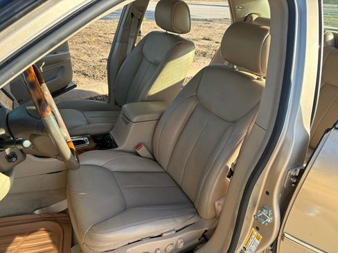 Used 2006 Cadillac DTS Performance image 16