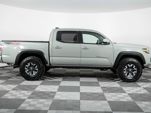 Used 2023 Toyota Tacoma TRD Off-Road image 9
