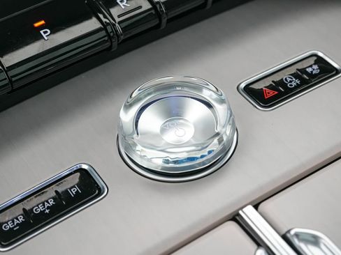 Used 2025 Lincoln Navigator Reserve AWD/4WD image 22