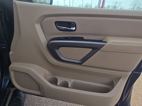 Used 2015 Nissan Titan SV w/ SV Value Truck Package image 25