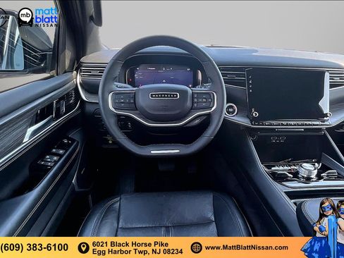 Used 2024 Jeep Wagoneer L Series III w/ Flexible Seating Group AWD/4WD image 4