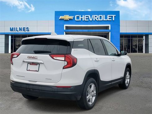 Certified 2024 GMC Terrain SLE image 4