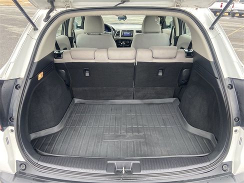 Used 2018 Honda HR-V LX image 24