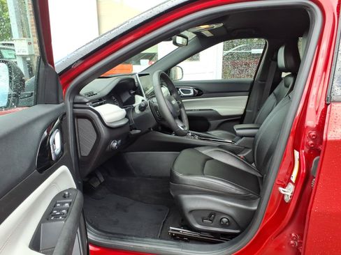 Used 2025 Jeep Compass Limited AWD/4WD image 9